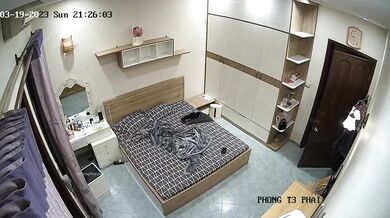 最新流出黑客极品破解家庭网络摄像头监控偷拍❤️媳妇欲求不满老公无法满足性欲 ❤️叫好兄弟一起操 (7)